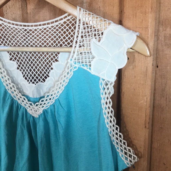 Women’s tshirt - Picture 3 of 5